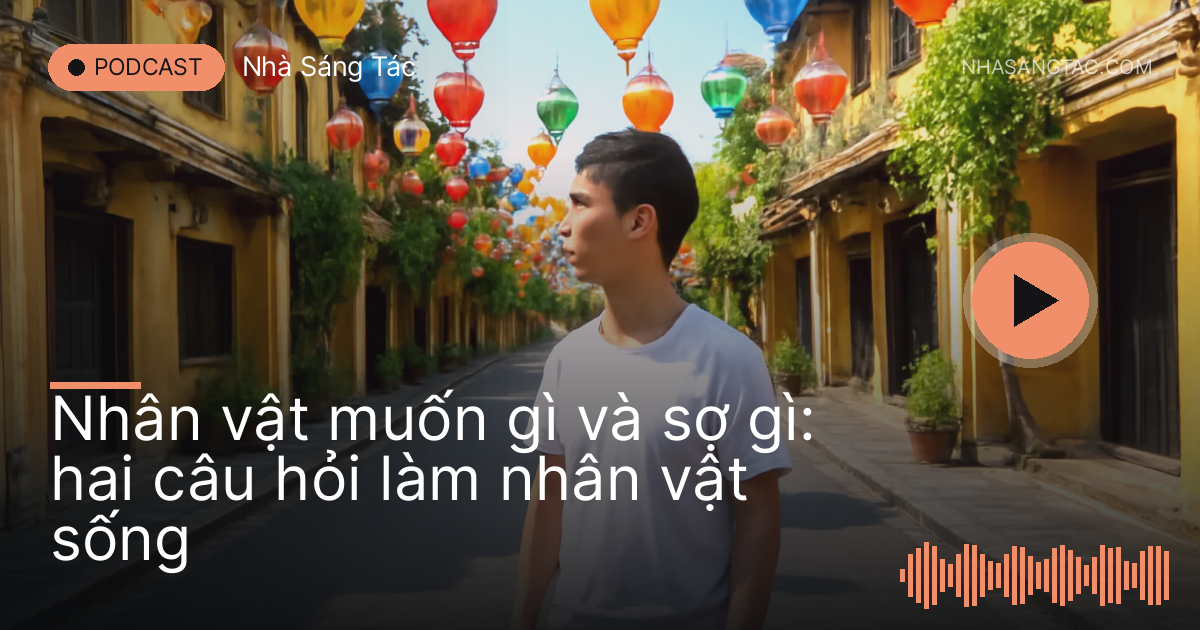 Chàng trai đứng ở ngã tư phố đèn lồng Hội An ban ngày, vẻ trầm ngâm